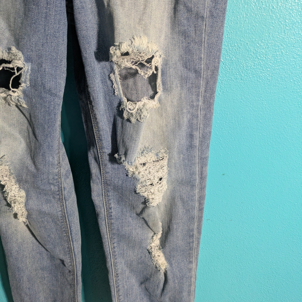Forever 21 Plus Light Wash Distressed Skinny Jeans - Picture 2 of 7